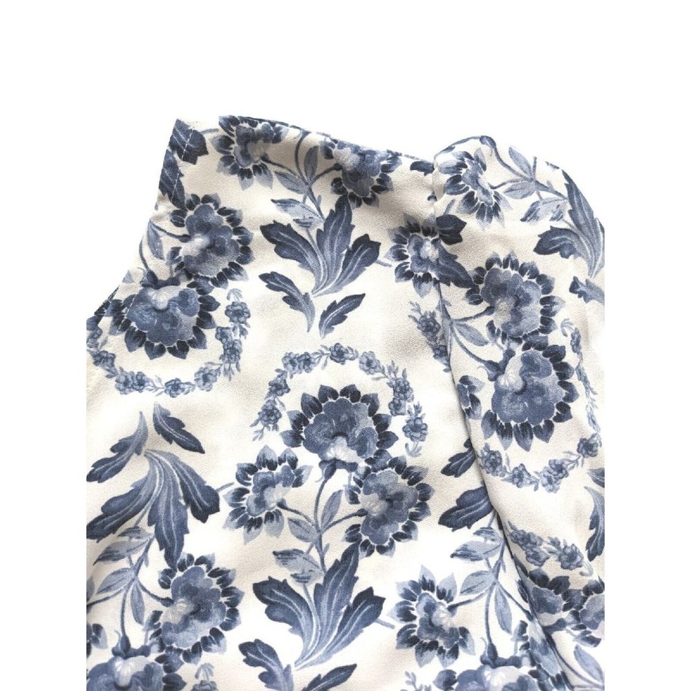 Ann Taylor LOFT Women's Top Size XL Blue and White Floral FLOWY Relaxed Fit b6 - Picture 6 of 11